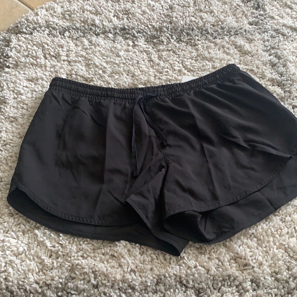 *NWT* Old Navy Active Shorts